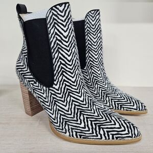 OASIS SOCIETY Womens ESMEE Black & White Zebra Ankle Boots
